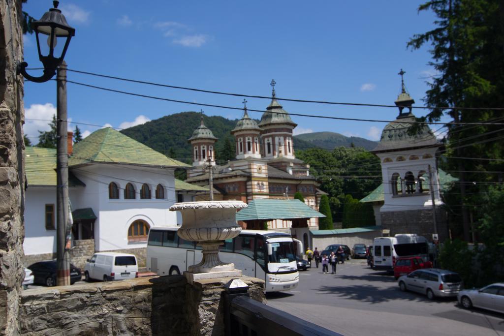 Casa Cu Farfurii Hotel Sinaia Luaran gambar