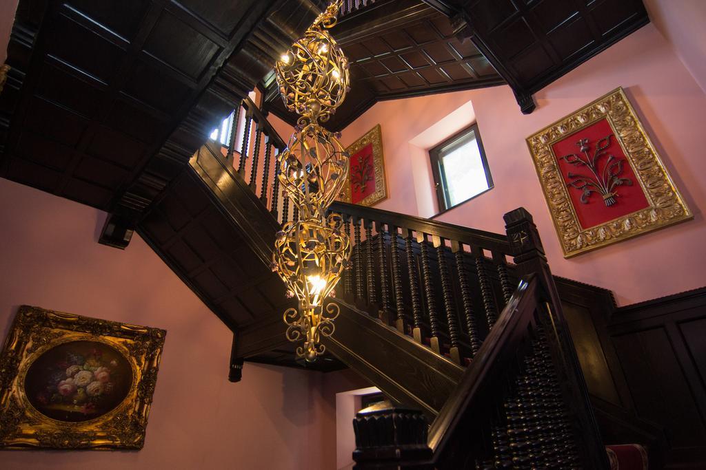 Casa Cu Farfurii Hotel Sinaia Luaran gambar