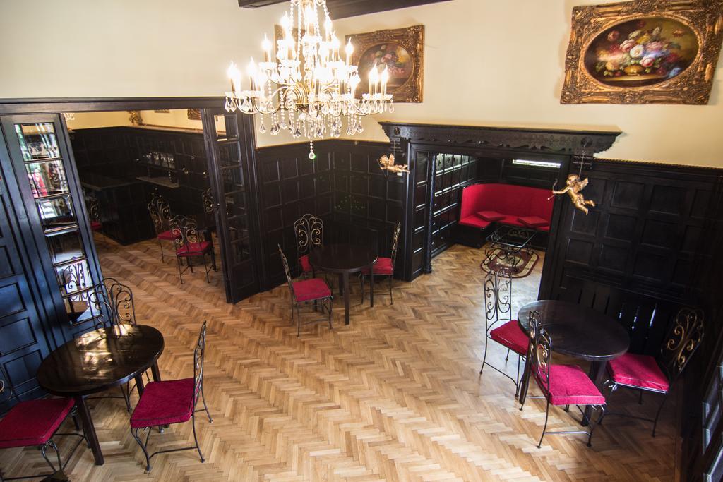 Casa Cu Farfurii Hotel Sinaia Luaran gambar
