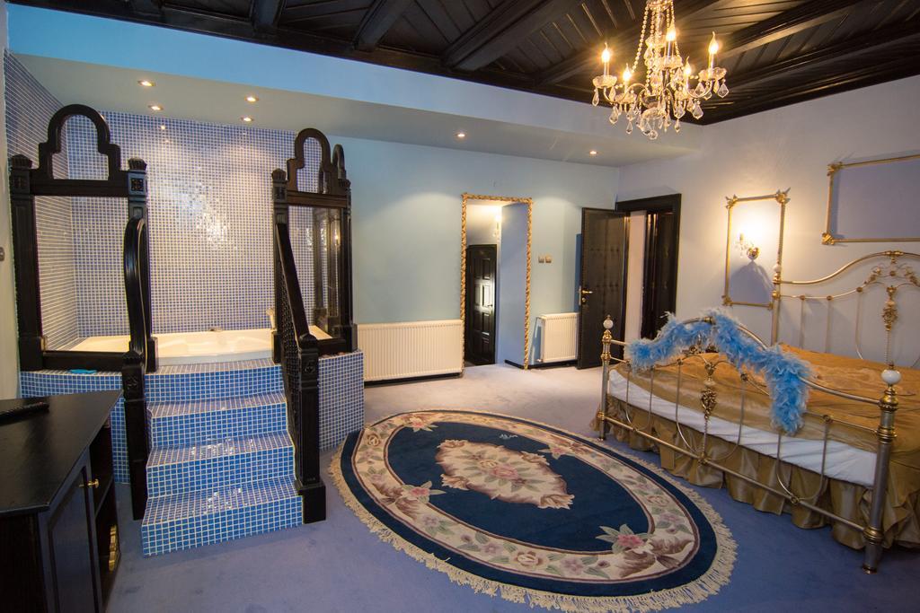 Casa Cu Farfurii Hotel Sinaia Luaran gambar