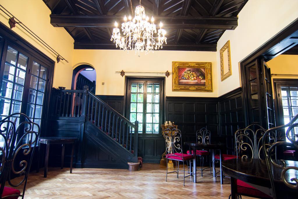 Casa Cu Farfurii Hotel Sinaia Luaran gambar