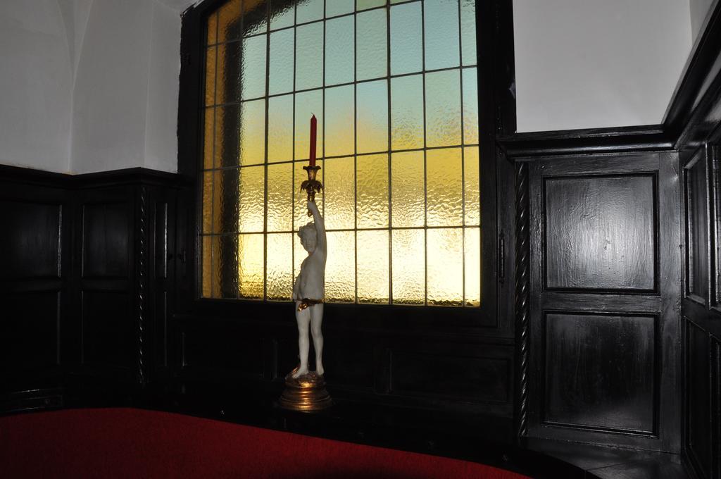 Casa Cu Farfurii Hotel Sinaia Luaran gambar