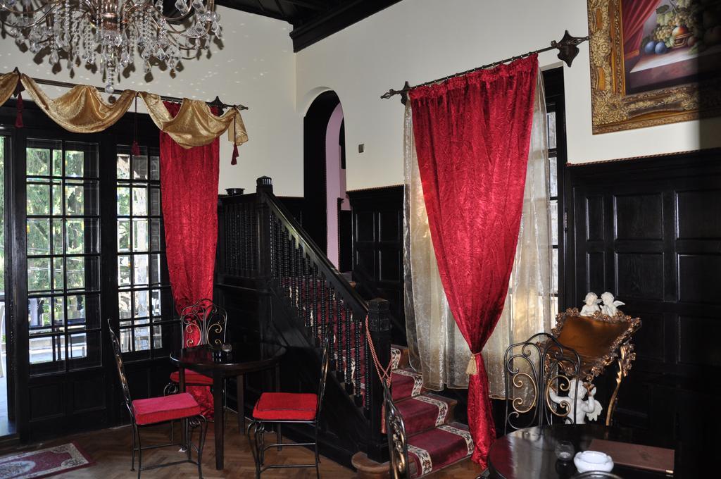 Casa Cu Farfurii Hotel Sinaia Luaran gambar