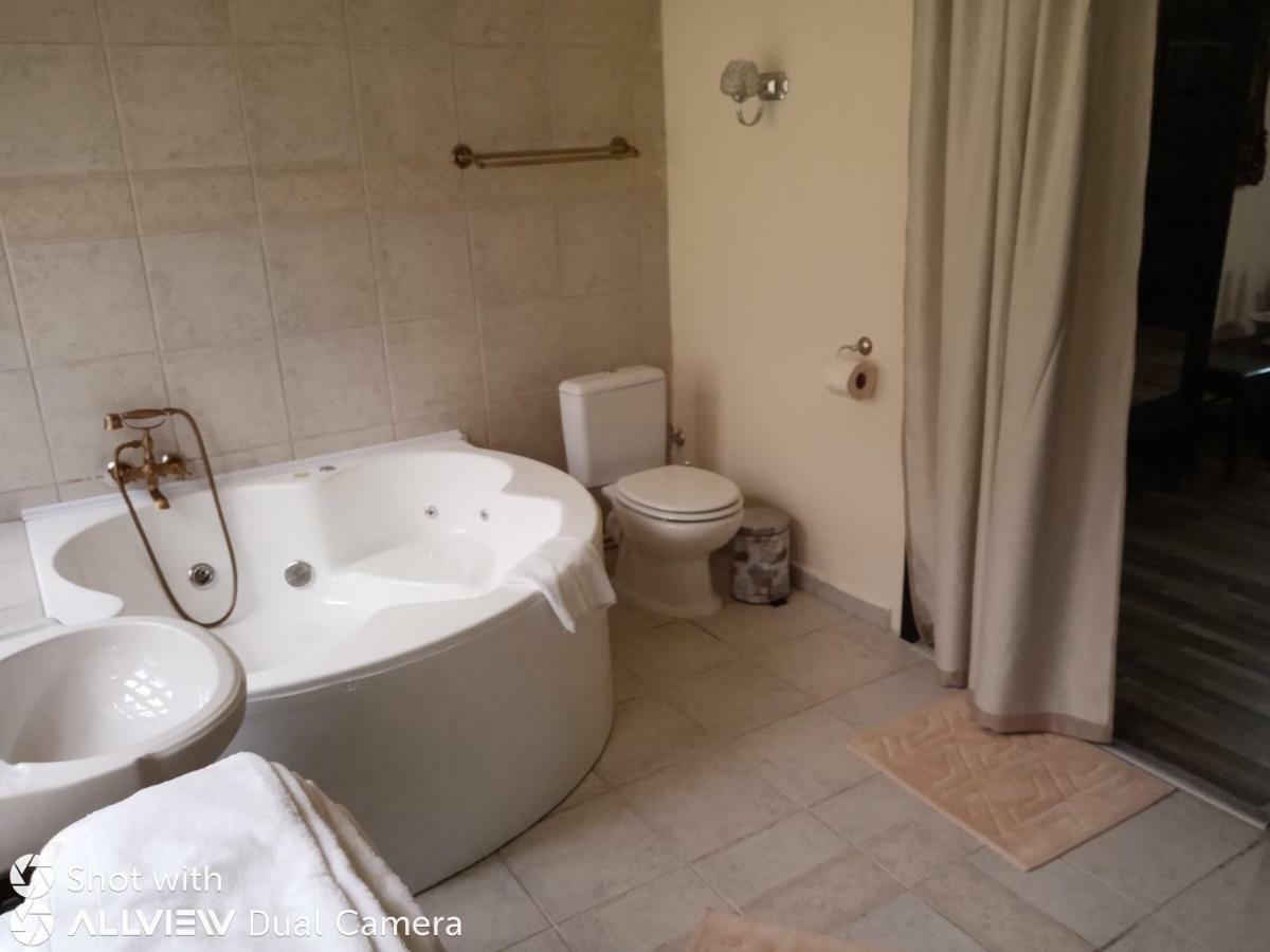 Casa Cu Farfurii Hotel Sinaia Luaran gambar